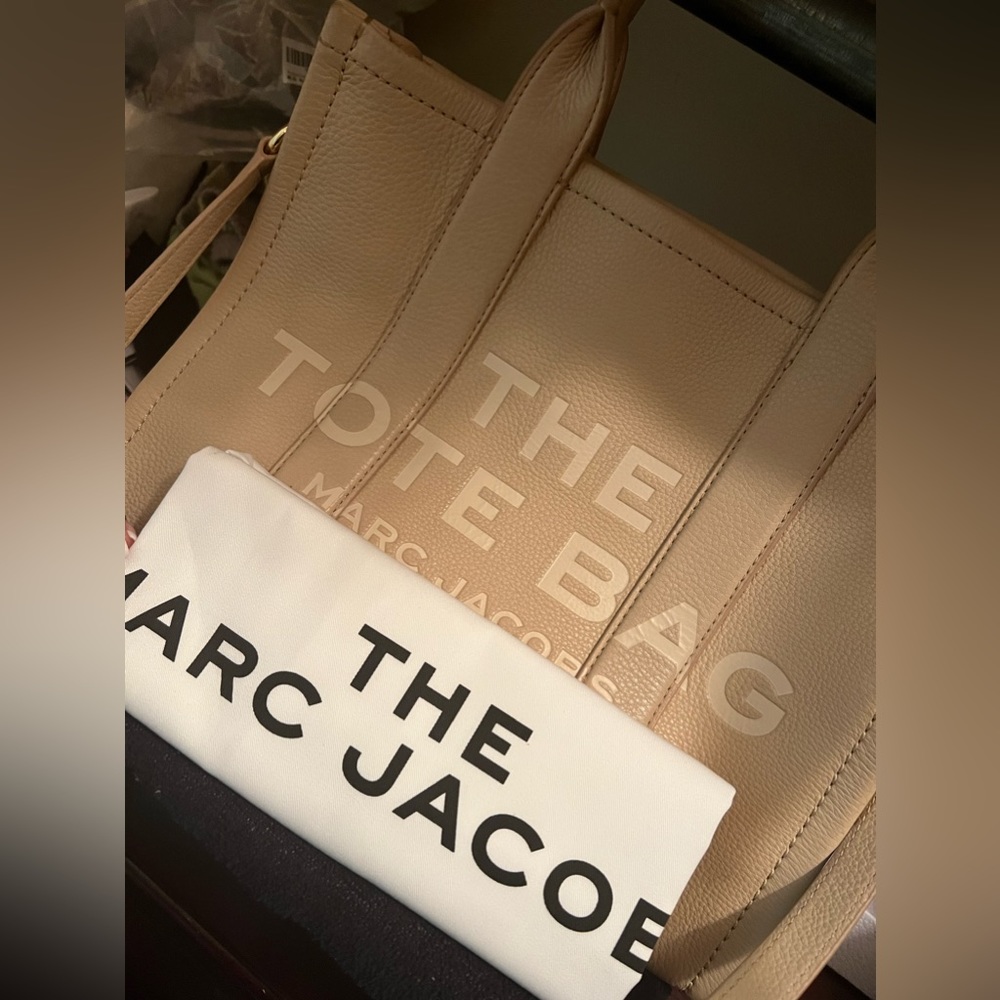 Marc Jacobs The Small Leather Tote Bag